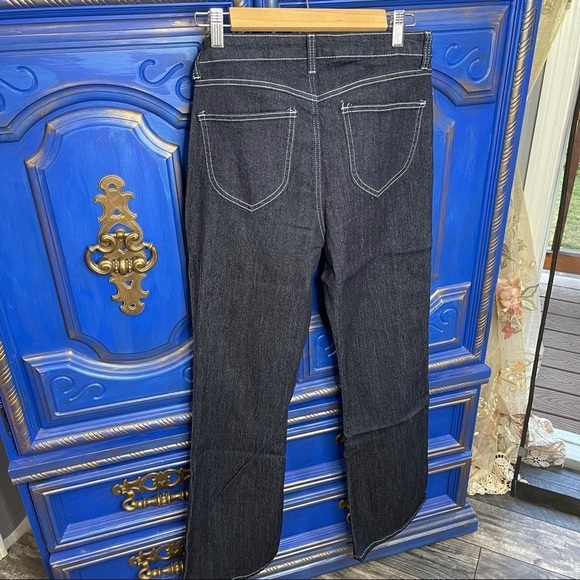 New! MODCLOTH Dark Wash Flare Jeans Size 8R Inseam 32in - Picture 2 of 3